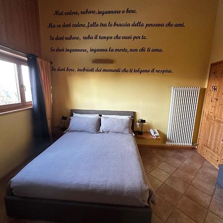 Chalet Chapeau b&b Castel Condino Extérieur photo