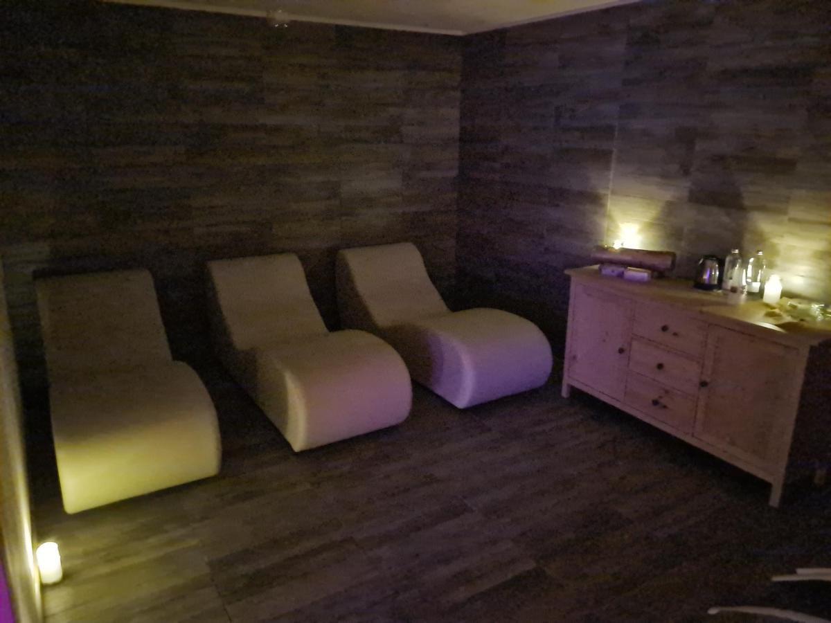 Chalet Chapeau b&b Castel Condino Extérieur photo