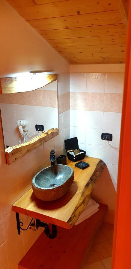 Chalet Chapeau b&b Castel Condino Extérieur photo