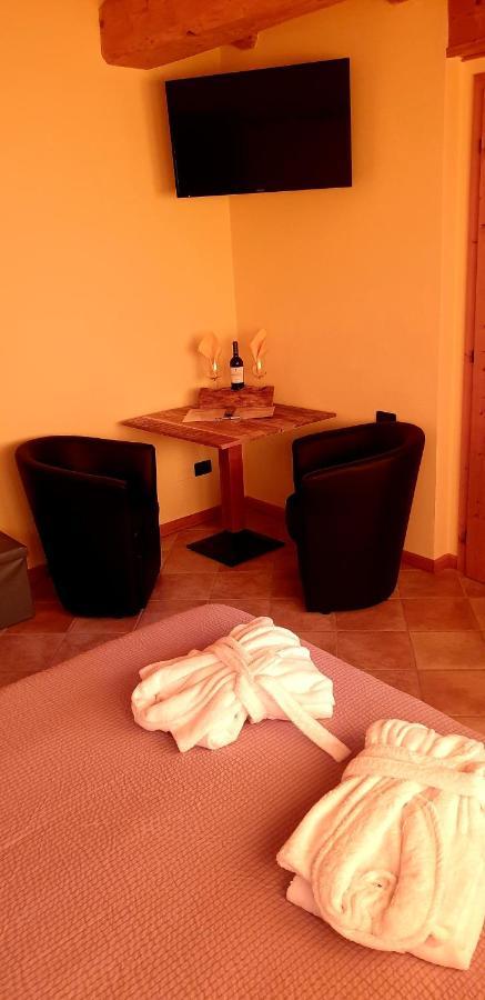 Chalet Chapeau b&b Castel Condino Extérieur photo