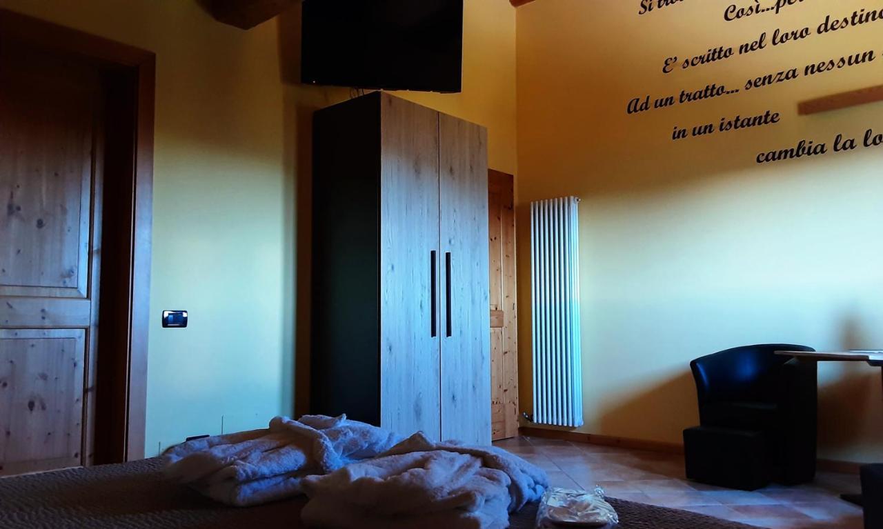 Chalet Chapeau b&b Castel Condino Extérieur photo