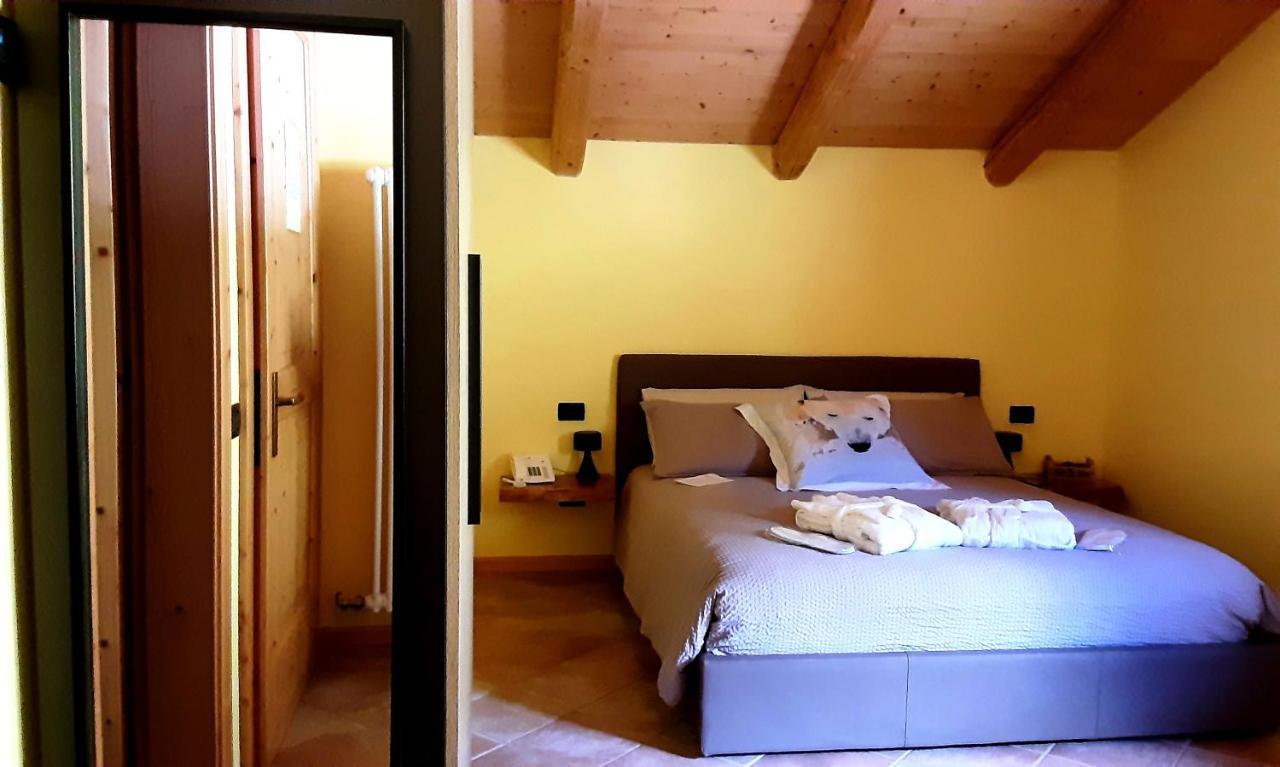 Chalet Chapeau b&b Castel Condino Extérieur photo