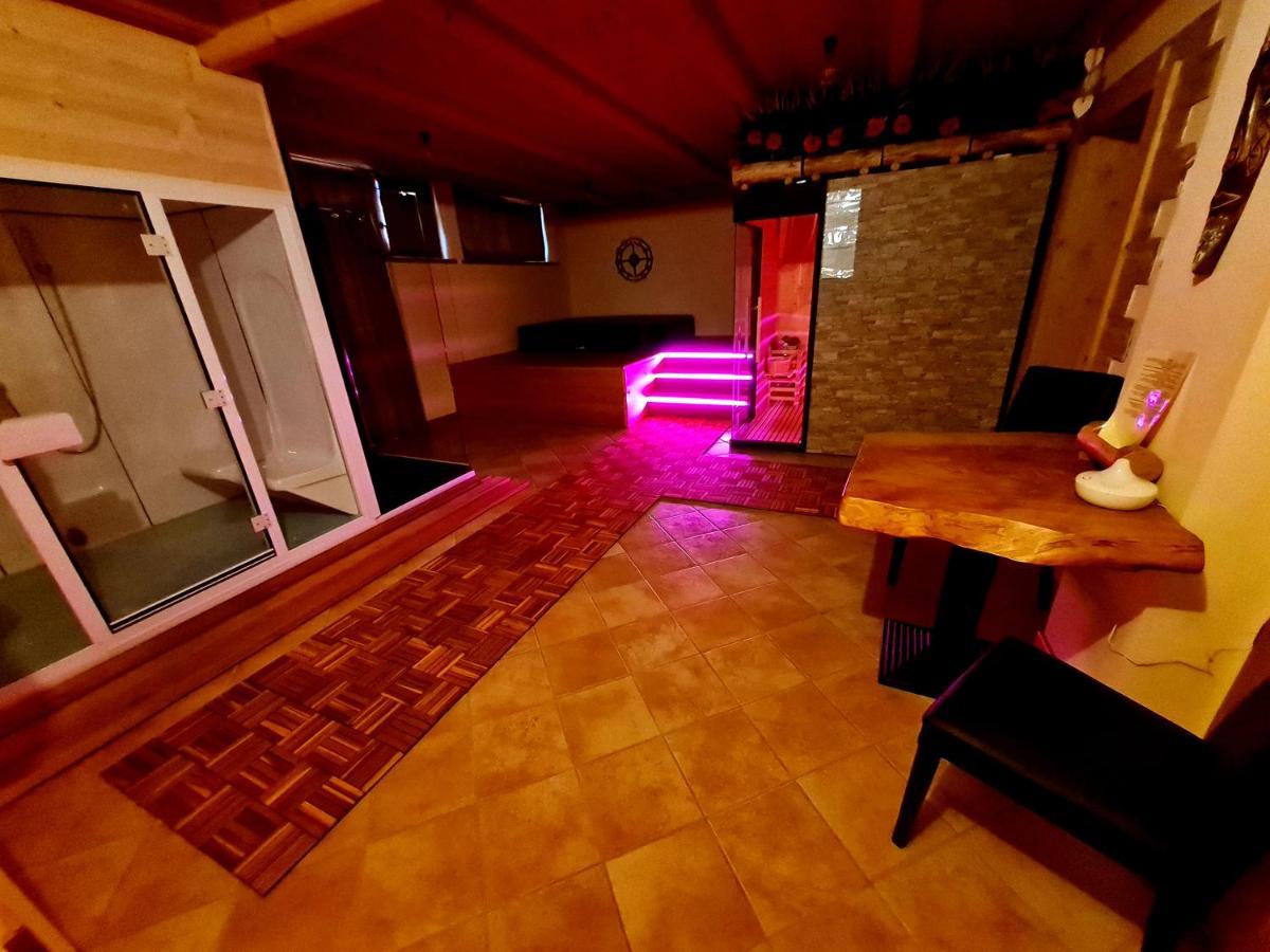 Chalet Chapeau b&b Castel Condino Extérieur photo